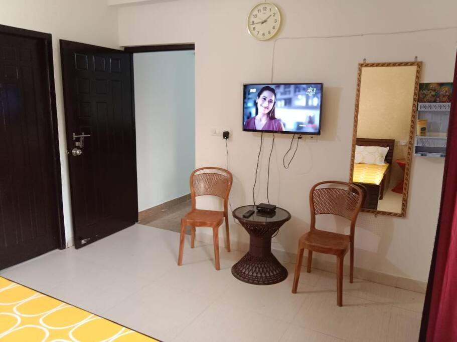 Chandra Lata Home'S At Shri Krishna Sharnam Society Vrindāvan المظهر الخارجي الصورة