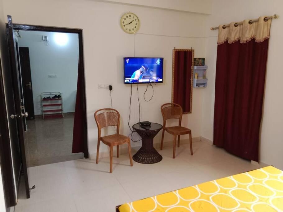 Chandra Lata Home'S At Shri Krishna Sharnam Society Vrindāvan المظهر الخارجي الصورة